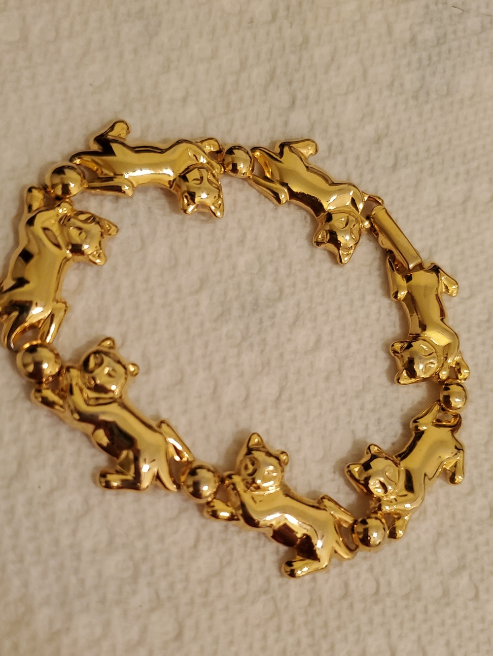 Vintage Gold Tone Cats Playing with Yarn  Bracelet